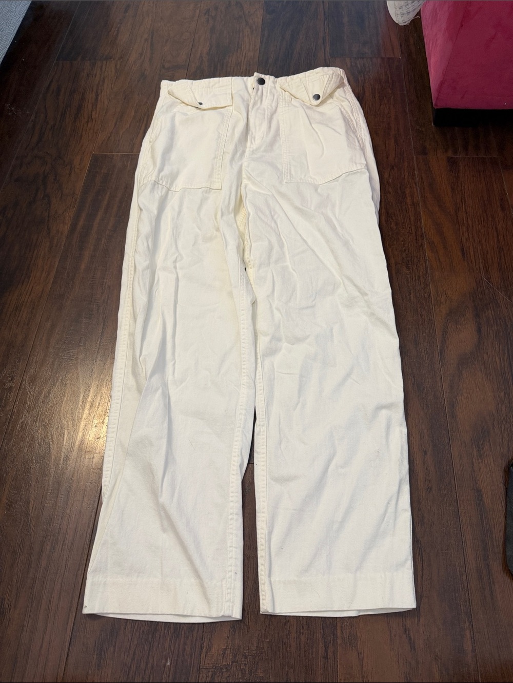 Banana Republic Cream Cargo Pants with Flap Pockets & belt, Worn 1/2 time only